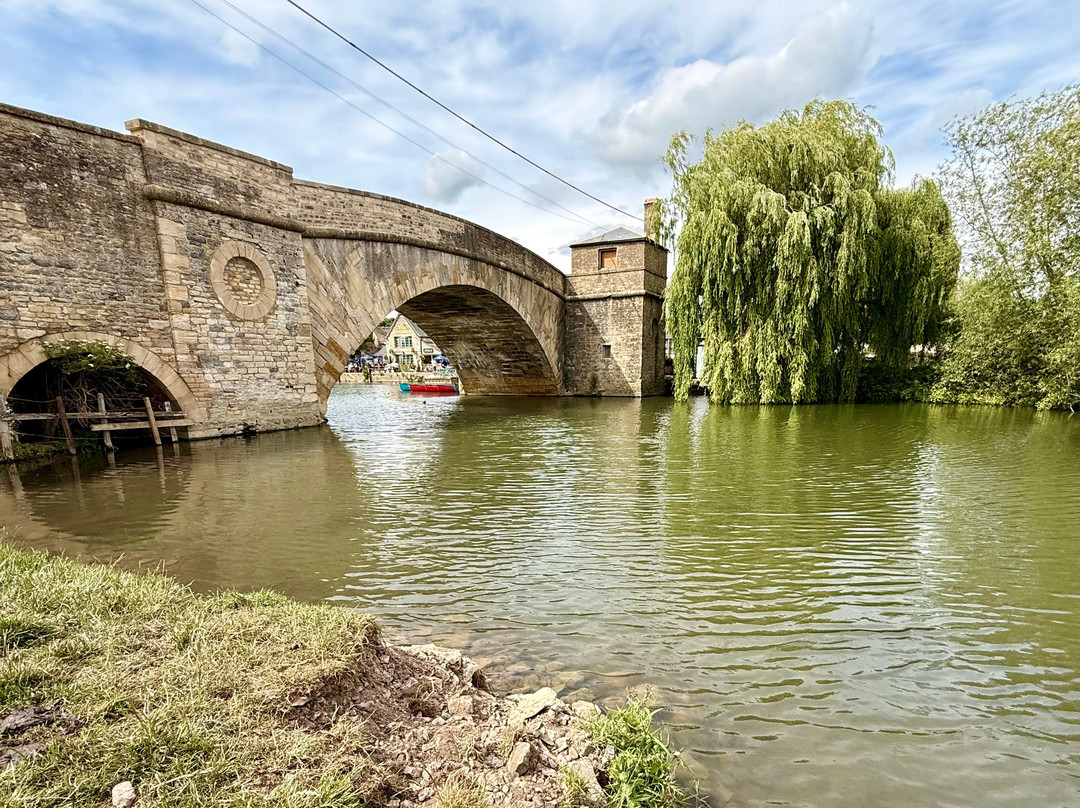 Halfpenny Bridge-莱奇莱德必去景点
