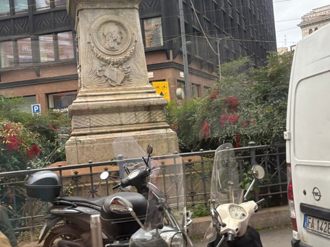 Viale Papiniano Market-米兰必去景点