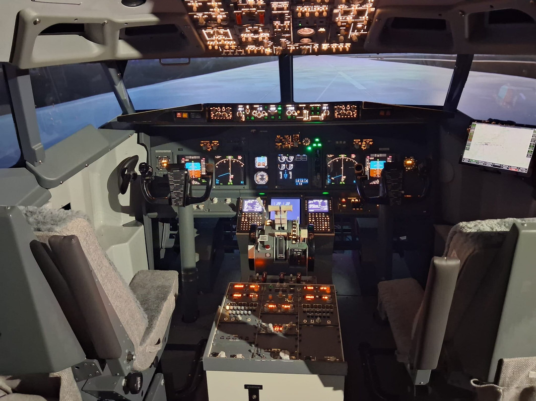 Simair737 Flight Simulators-切尔滕纳姆必去景点