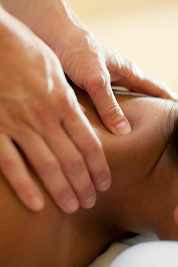 国宾大酒店主图