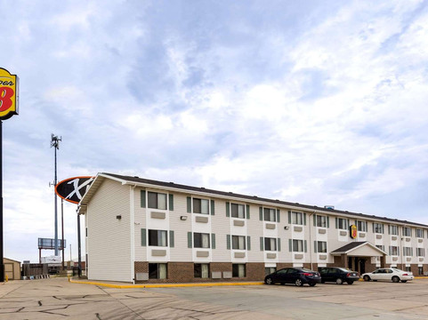 海斯温德姆速8酒店主图