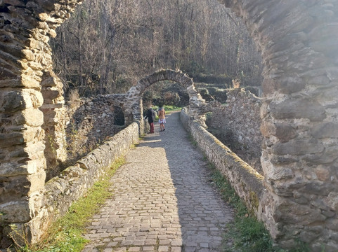 Pont du Diable-Montoulieu必去景点