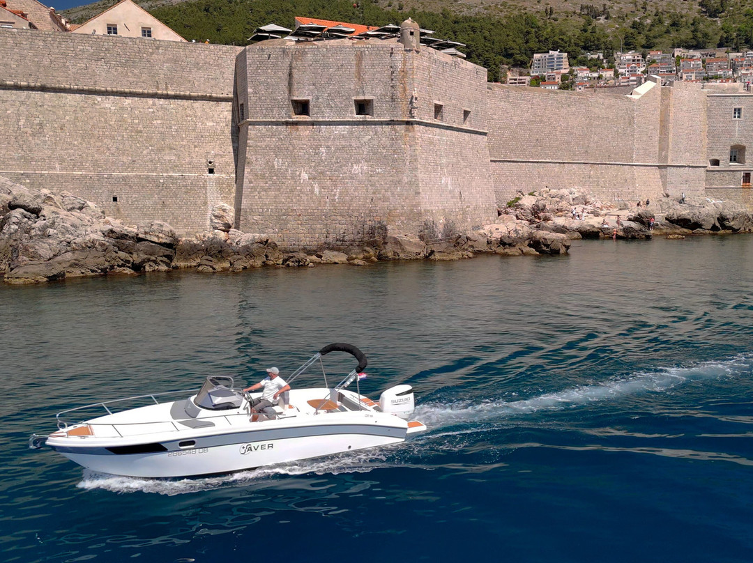 Deck & Cheers-米尼必去景点