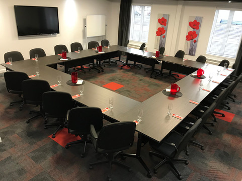 伊克诺套房旅馆主图