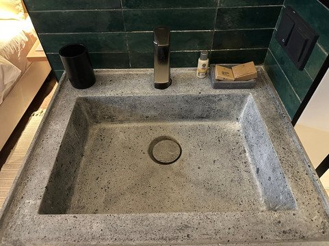 扎尔金德酒店客房和厨房主图