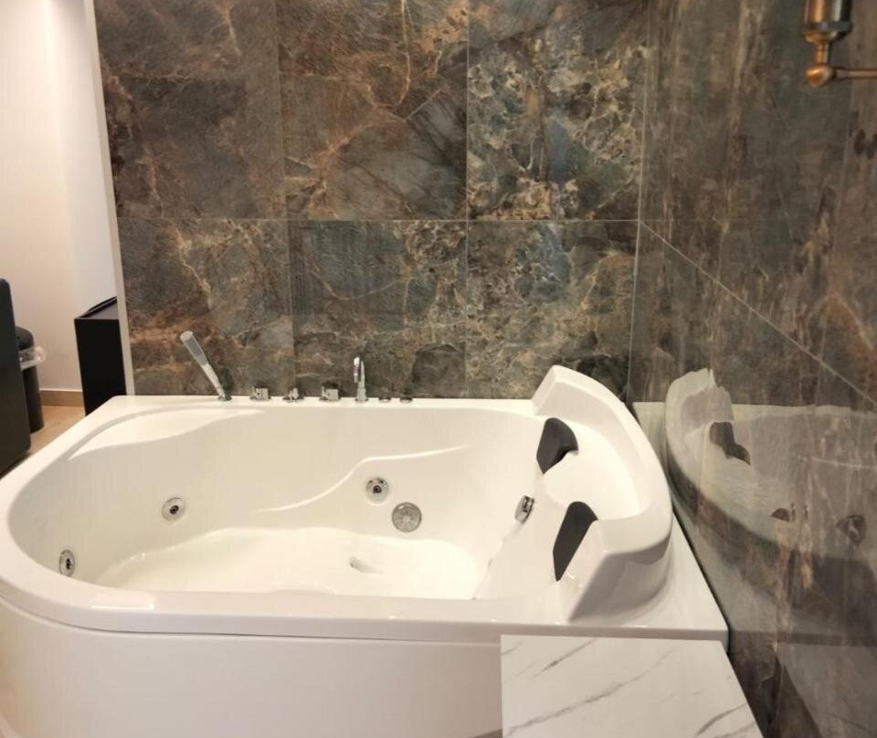 Room Hera