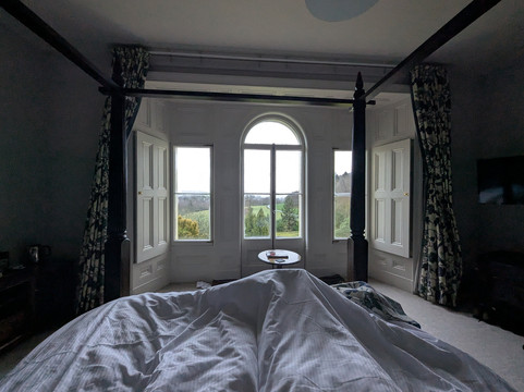 兰彼得猎鹰谷酒店主图