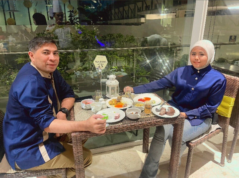 善提卡哥打哈拉攀英达尊贵酒店主图