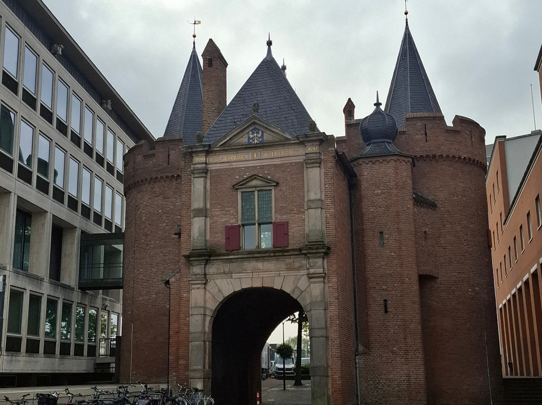 Sabelspoort of Eusebiuspoort uit 1357-阿纳姆必去景点