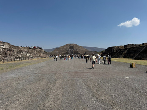 Paseos Olmedo-墨西哥城必去景点