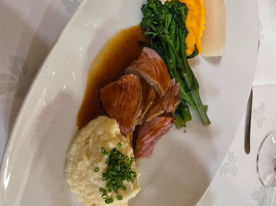 阿斯托里亚酒店主图