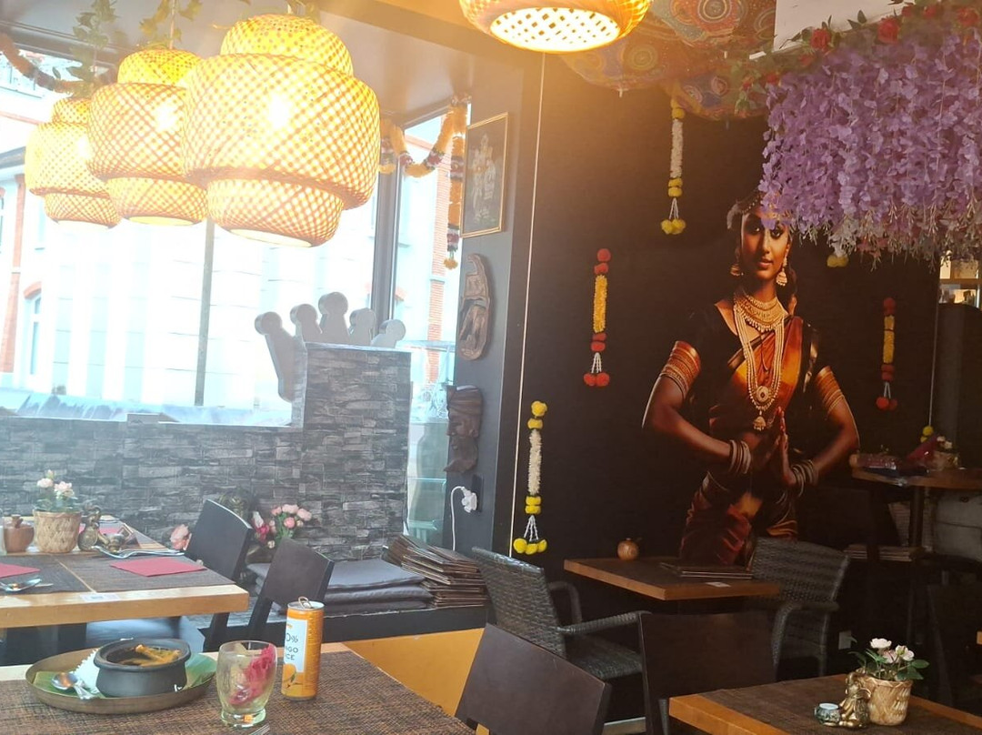 Kingcoconut Restaurant &Bar