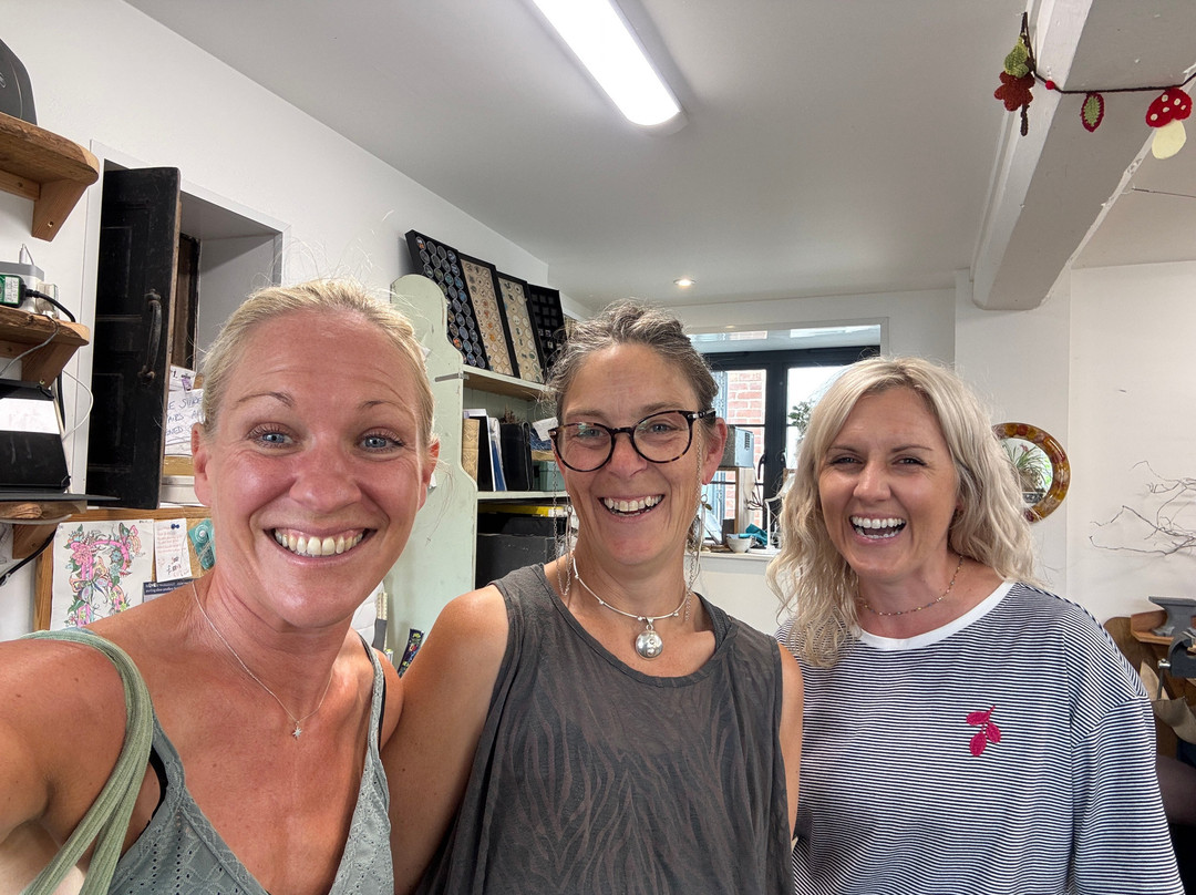 Juliette McElligott Jewellery School