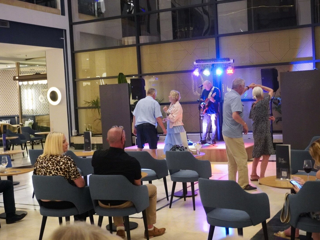 亚拉马尔酒店-推荐成人主图