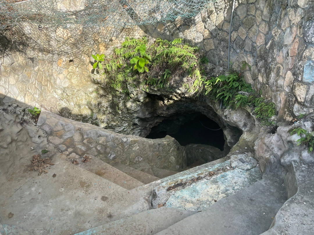 Joseph's Cave-West End必去景点