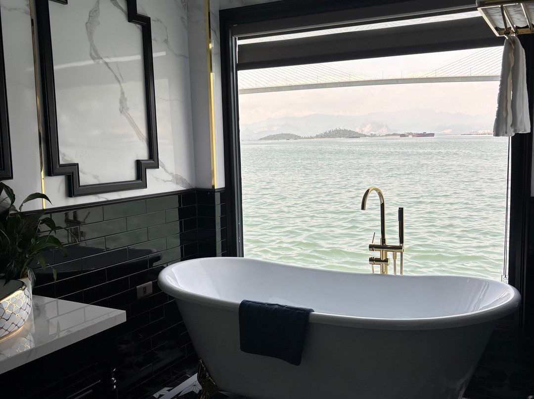 Aime'e Cruises-Quang Ninh必去景点