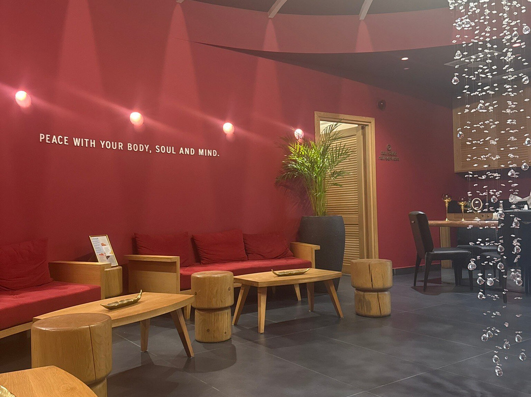里特斯海滩酒店主图