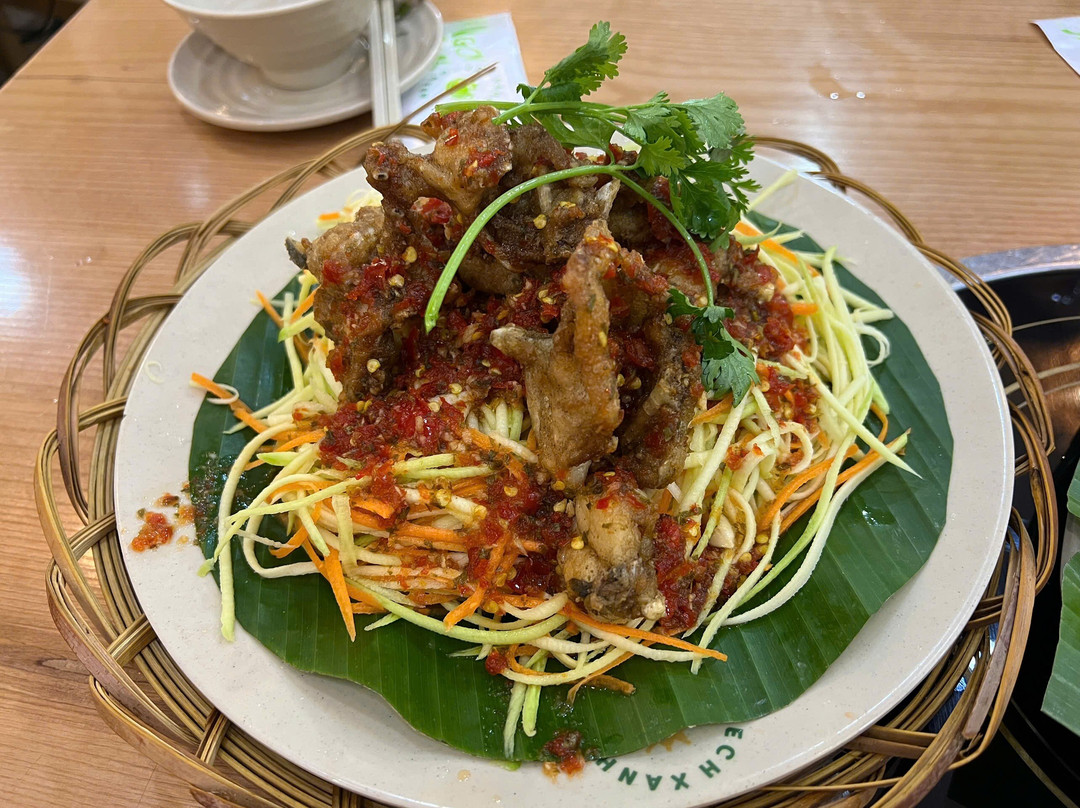 Ech Xanh Restaurant - Nguyen Canh Chan
