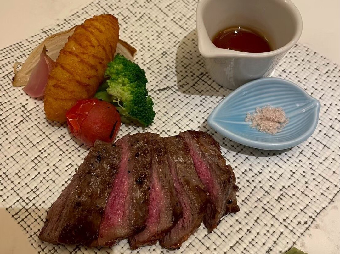京都烟河酒店主图