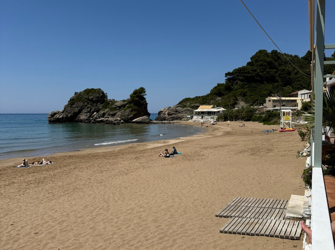 Beach Kontogialos-Pelekas必去景点