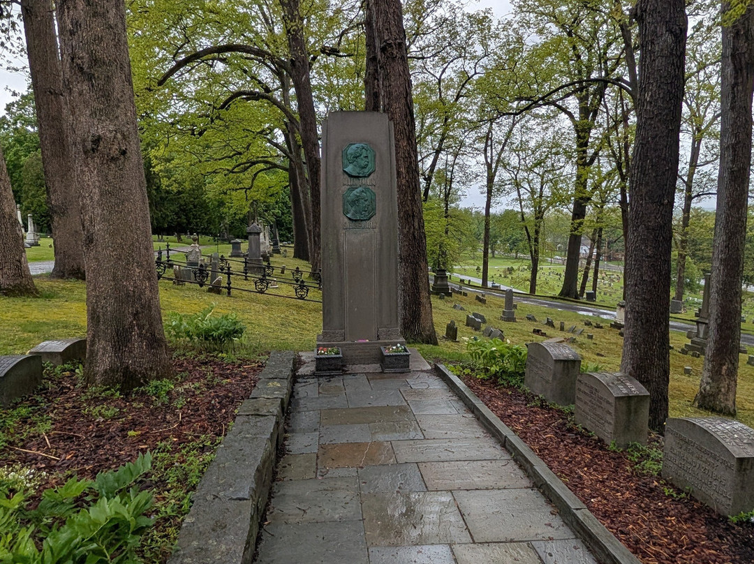 Mark Twain's Grave-Elmira必去景点