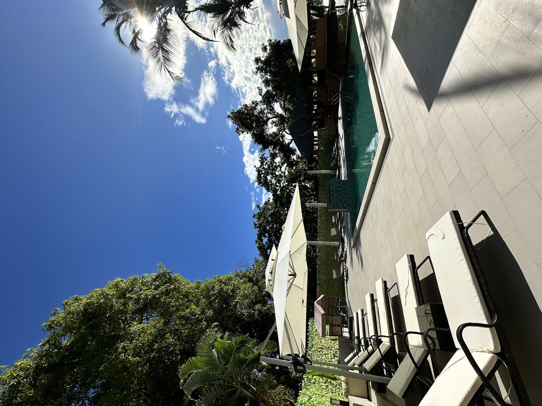 Holiday Beach Hotel