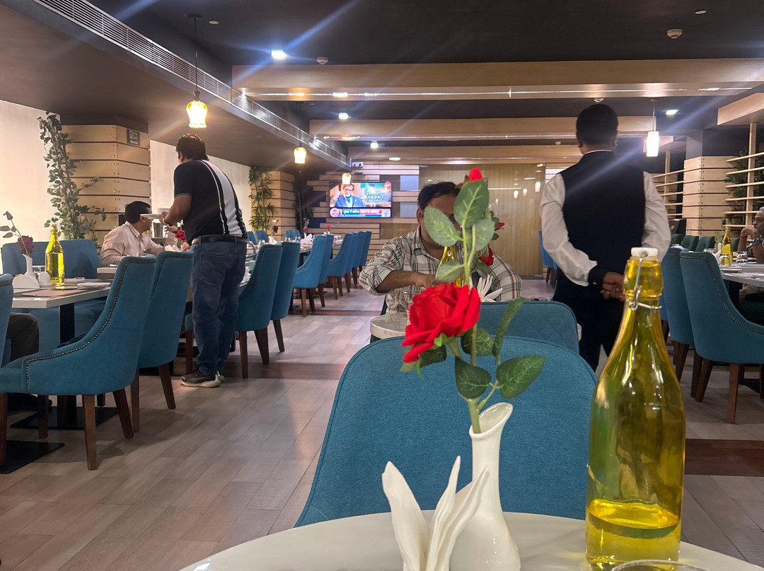 帕特里普特拉大陆酒店主图