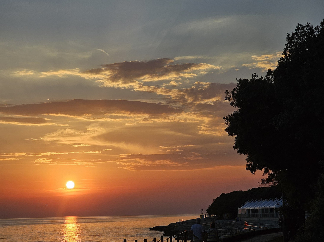 Fast Food & Beach Cafe FRAI