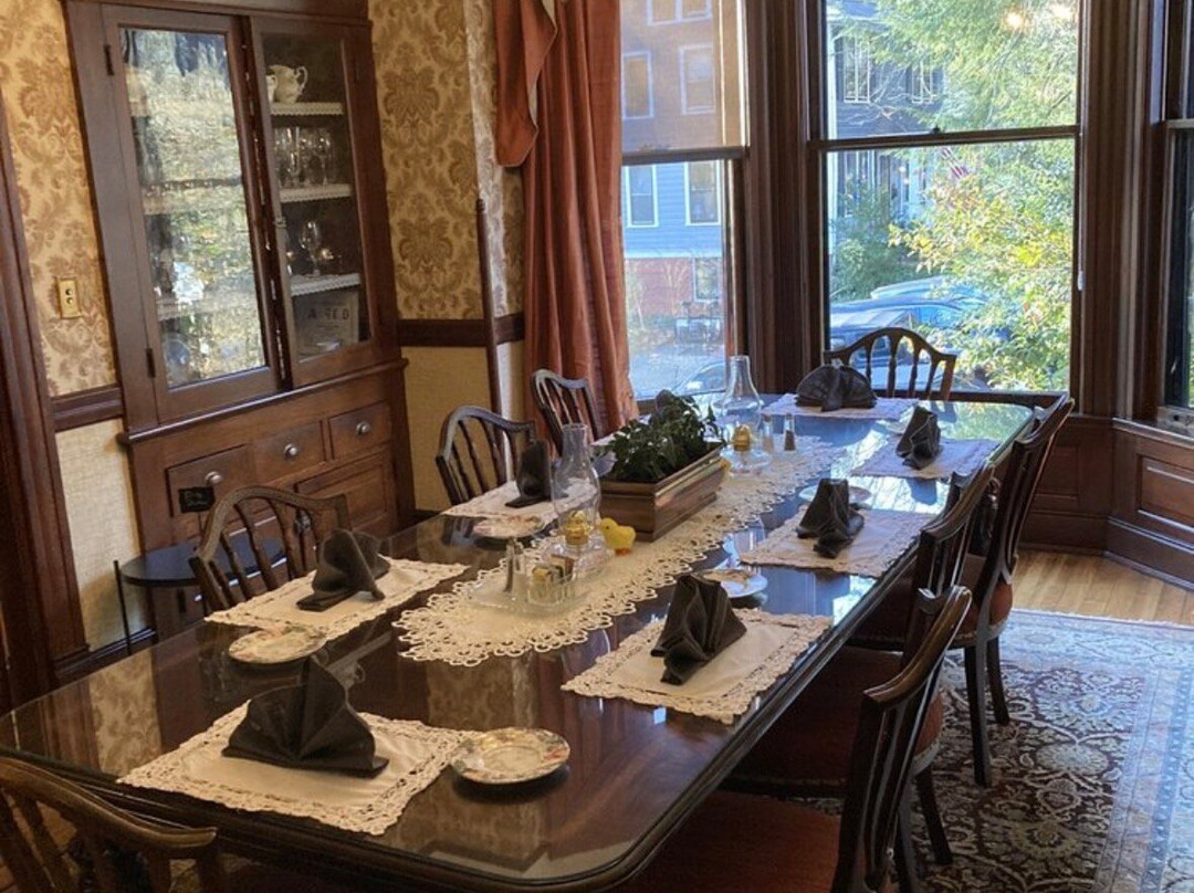 1899 赖特旅馆和马车屋主图