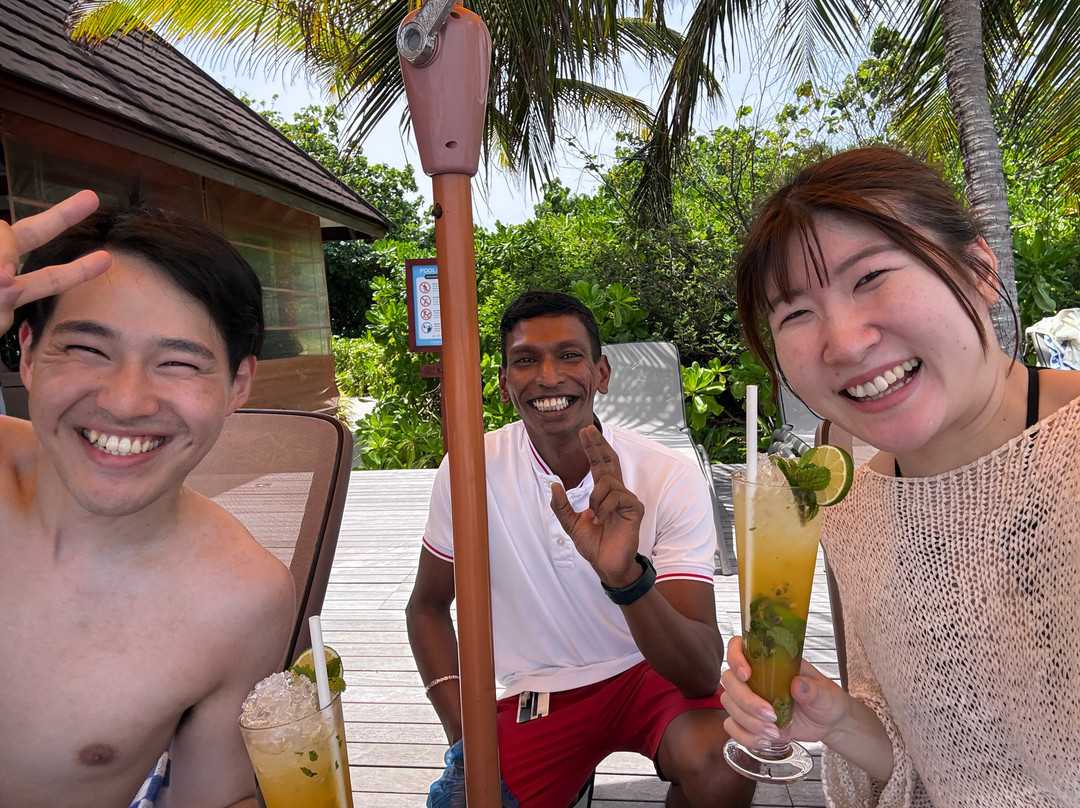 瓦露岛度假酒店主图