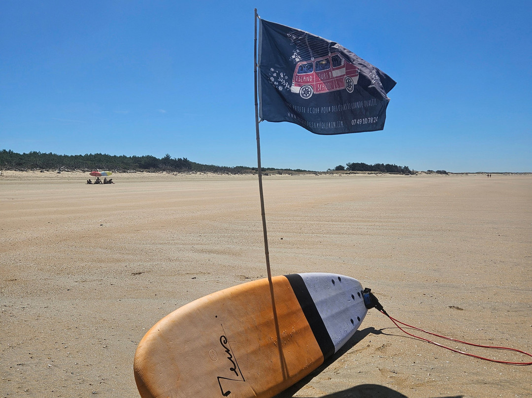 Island surf school-Le Grand-Village-Plage必去景点