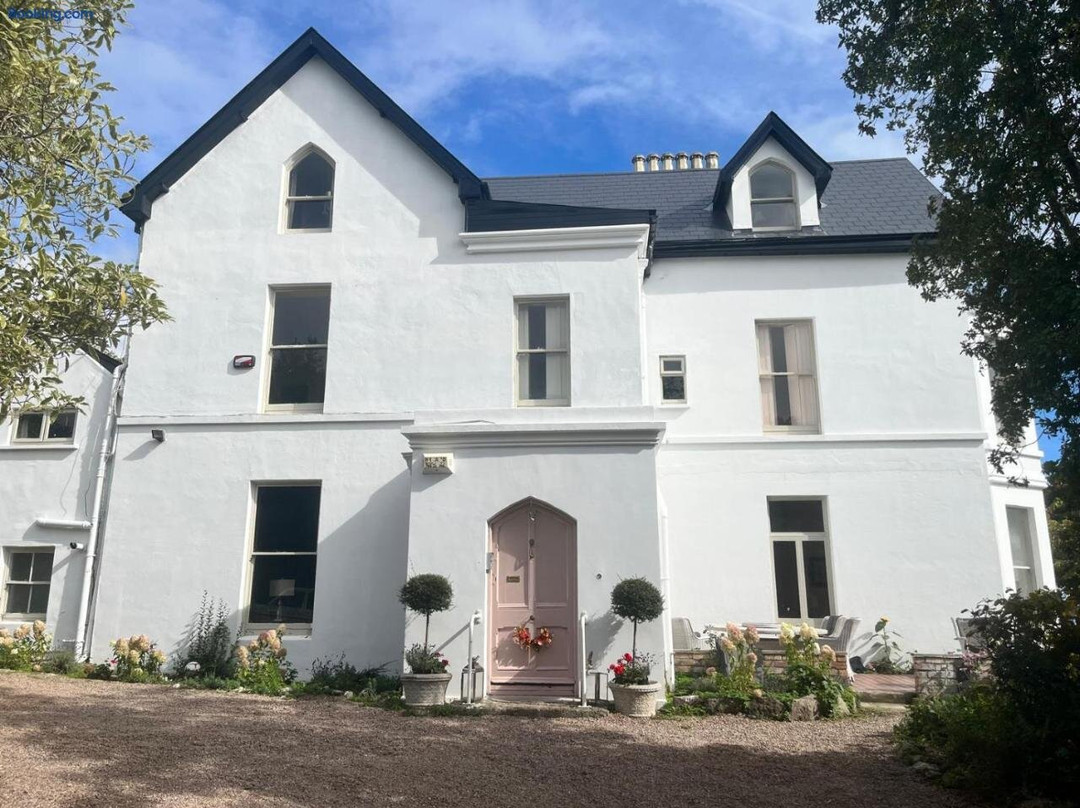 Lynwood House