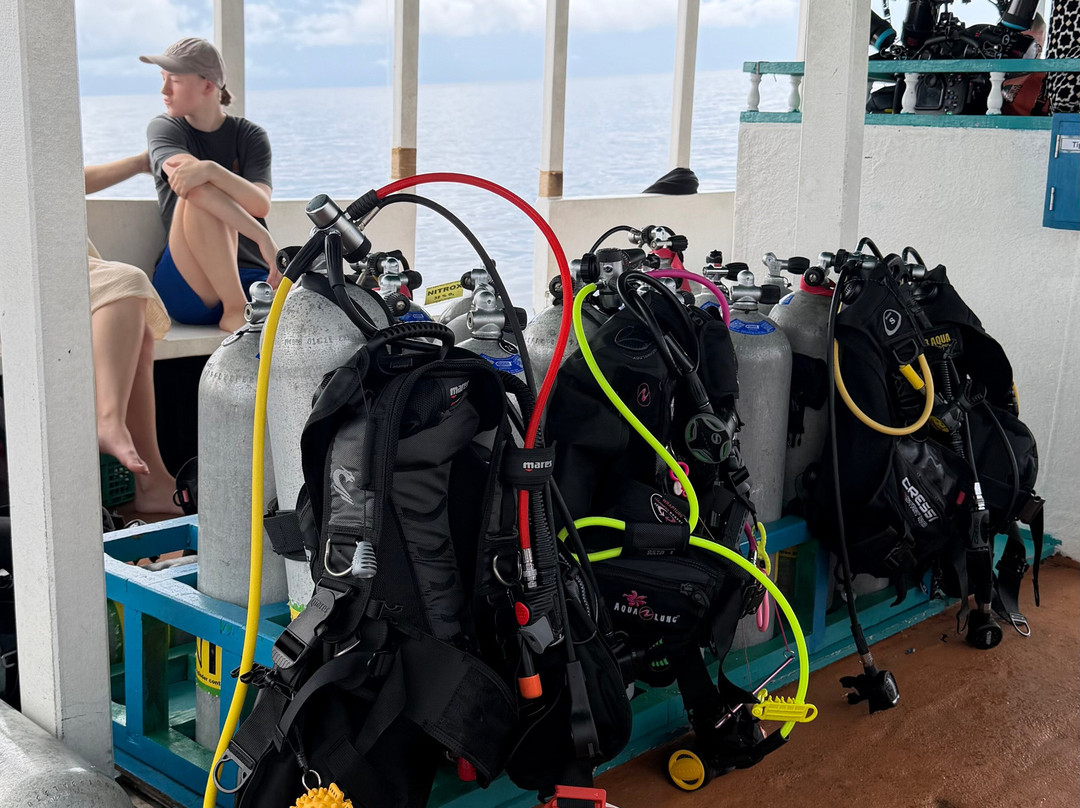 SUB AQUA DiveCenter Angaga-安嘎嘎岛必去景点