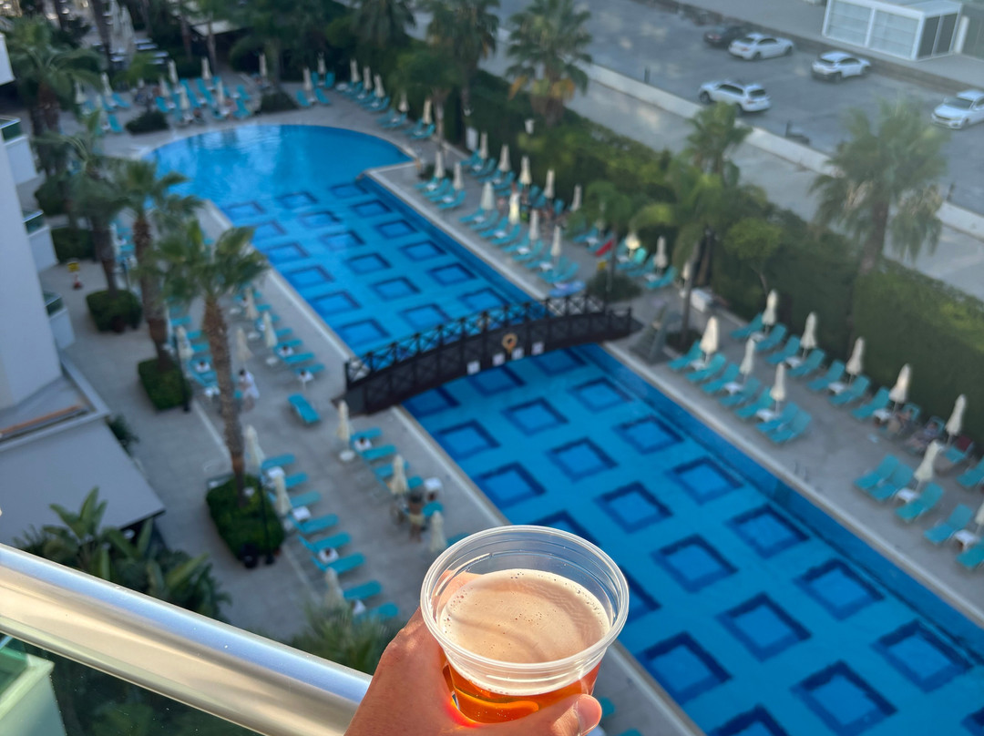 拉腊温德姆花园酒店主图