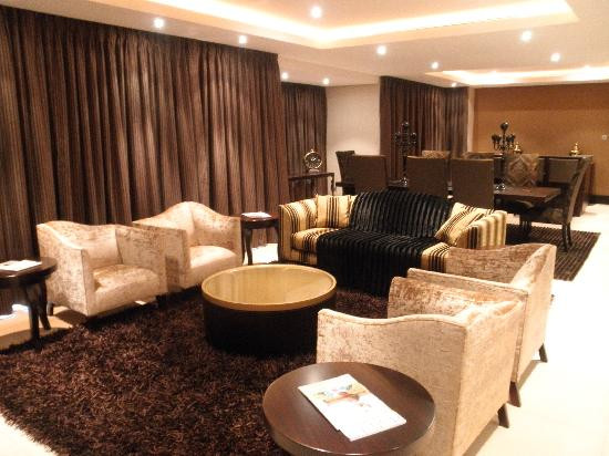Mogono酒店住宿-The Royal Marang Hotel