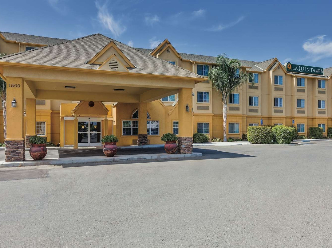 图莱利拉金塔旅馆及套房酒店主图