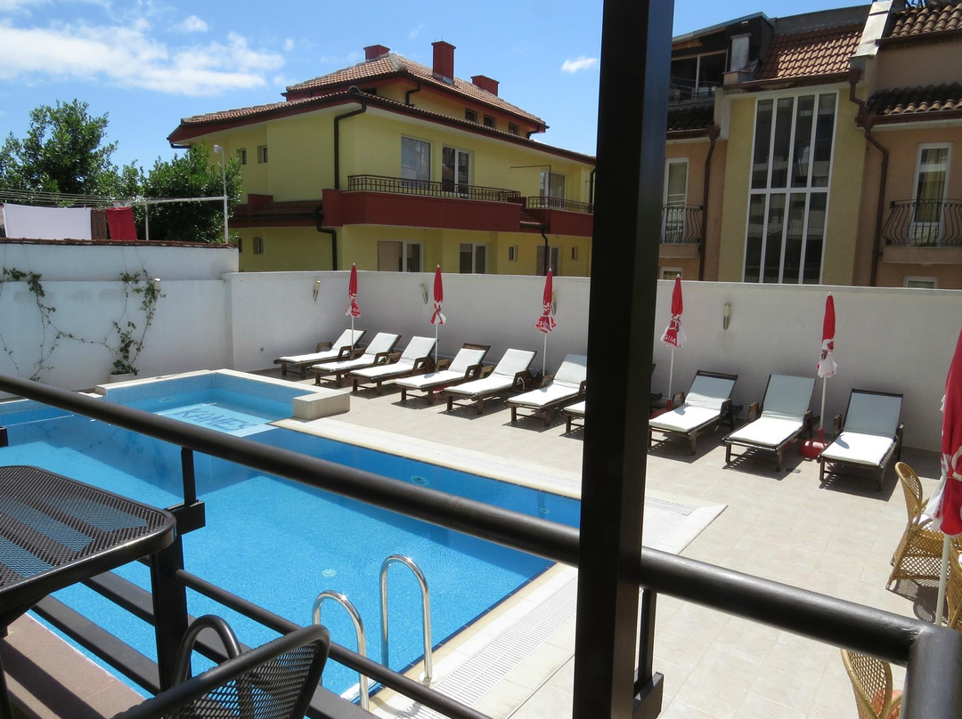 Ema Hotel