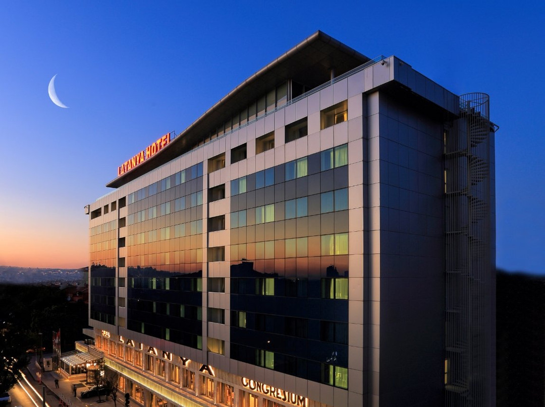 Latanya Hotel
