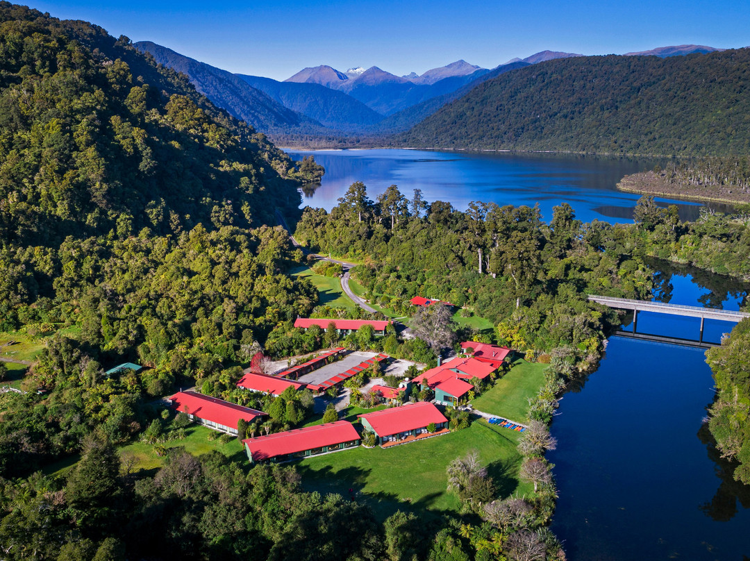 Wilderness Lodge Lake Moeraki