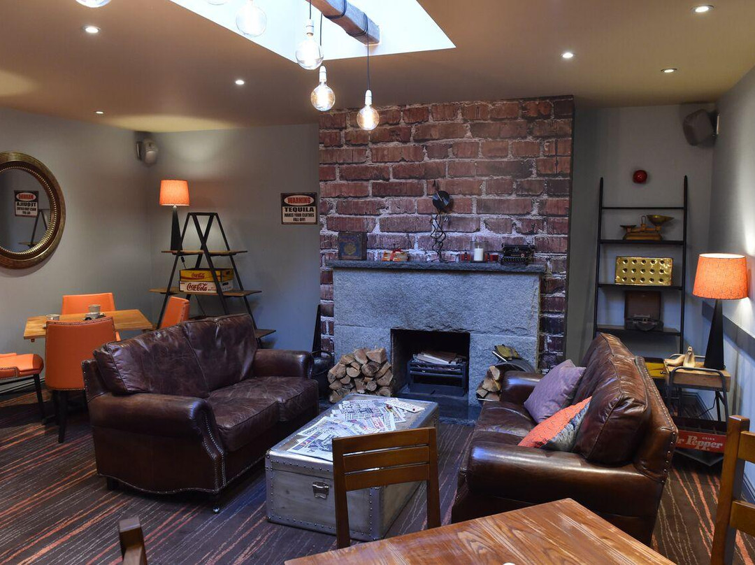 Dunavon House Hotel