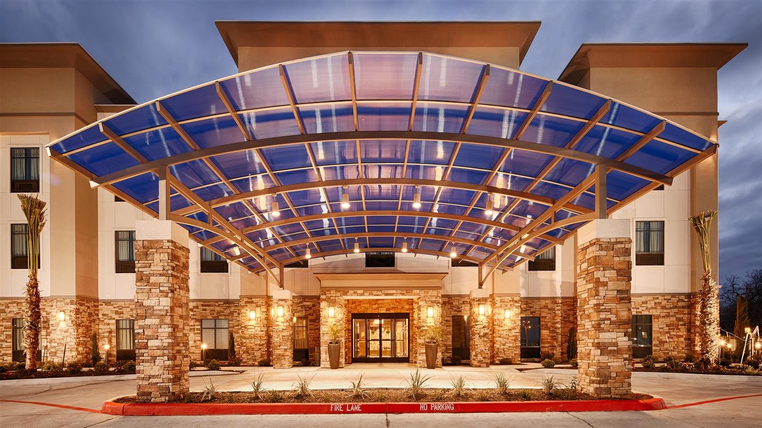 Best Western Plus Flatonia Inn-官方