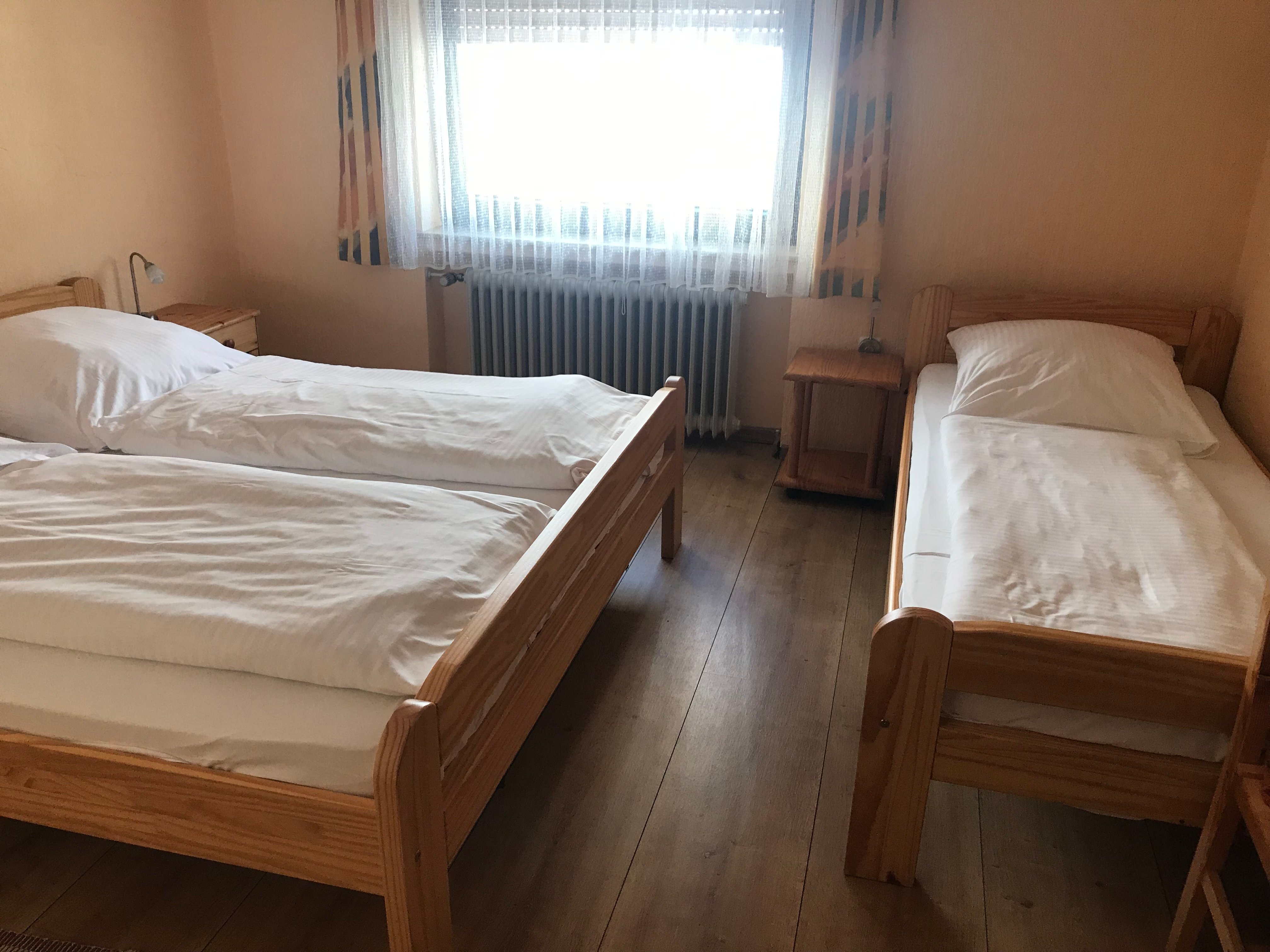 Schwalbennest, Zum-官方