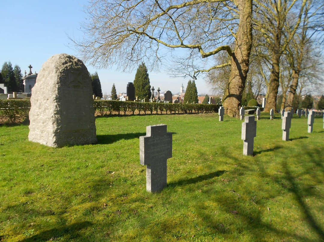 Deutscher Soldatenfriedhof Lens-Sallaumines景点图片