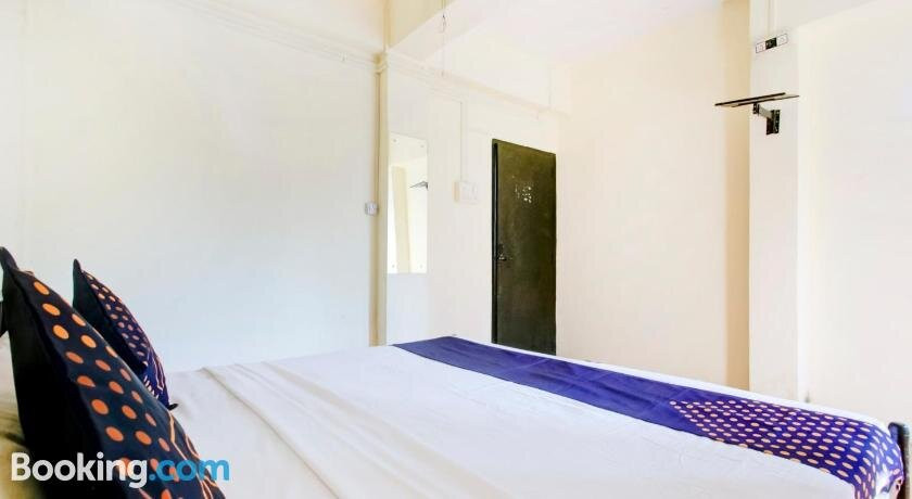 SPOT ON 77526 Goa Star