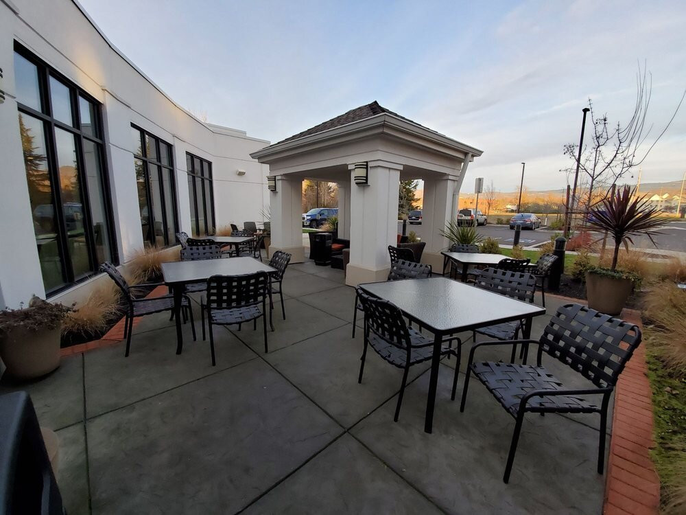 Hilton Garden Inn Medford主图