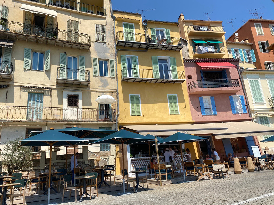 Dry Restaurant & Cocktail Bar