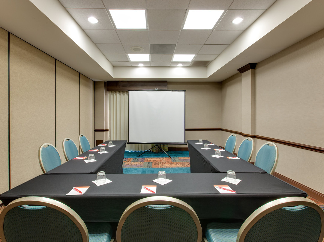 Hotel Indigo Chicago-Vernon Hills by IHG主图