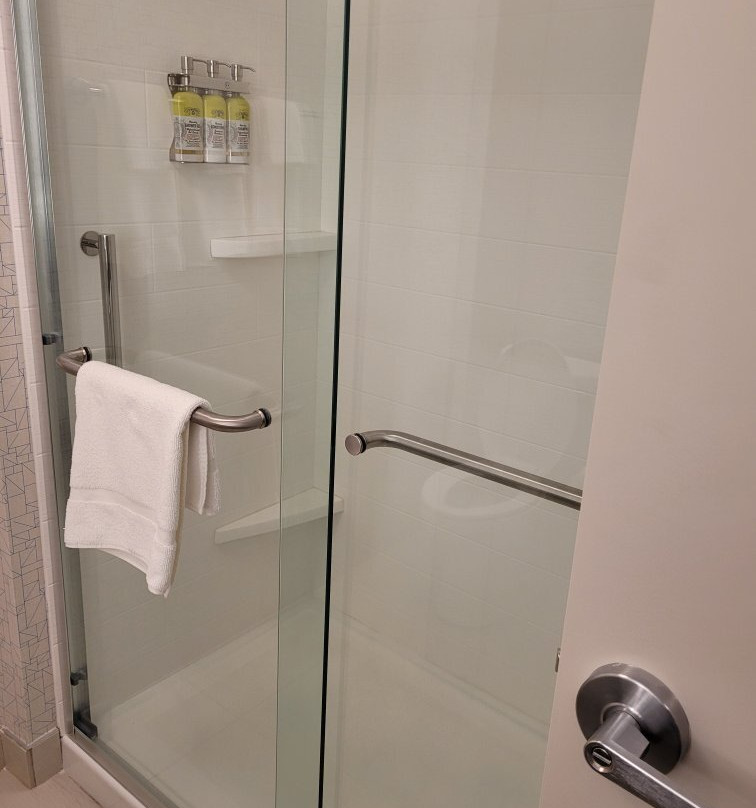 Holiday Inn Express Kingston West By IHG主图