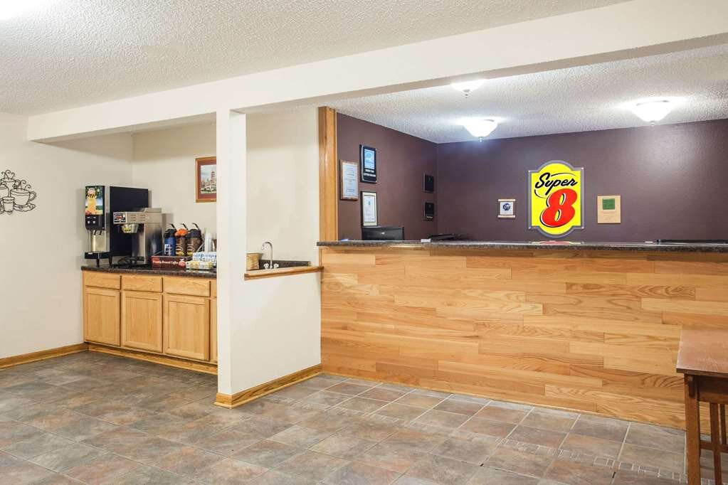 Super 8 by Wyndham Monroe WI主图