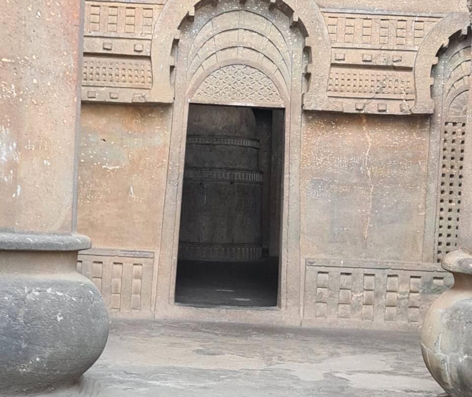 Bedse Caves景点图片